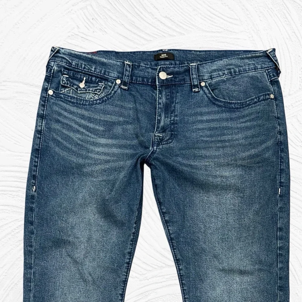 True Religion Geno Jeans Mens 42(44X31) Relaxed Slim Tapered Denim Stretch